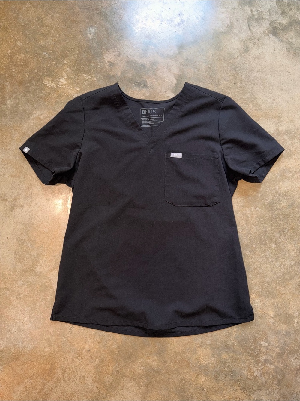 FIGS Catarina Black Scrub Top Women’s Medium V Neck Medical Healthcare M EUC